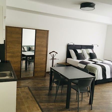 Like Home Apartments Praga Esterno foto