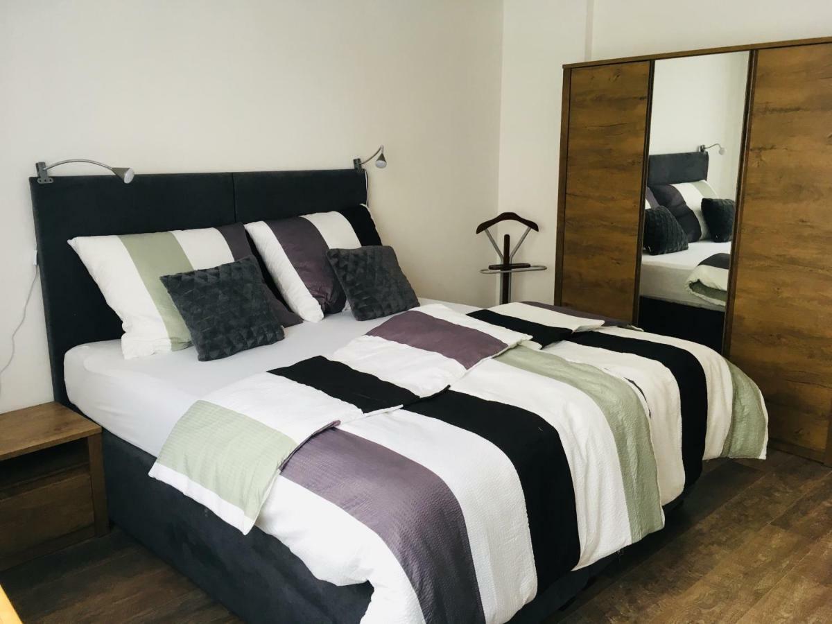 Like Home Apartments Praga Esterno foto